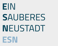 Bild vergr&ouml;&szlig;ern: Logo des Eigenbetriebs Stadtentsorgung. Wortmarke. Die Worte Ein sauberes Neustadt stehen untereinander. Die Anfangsbuchstaben ergeben das Kürzel ESN, das auch für den Eigenbetrieb Neustadt steht.