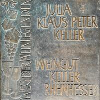 Bild vergrößern: Weg der Weinlegenden: Julia & Klaus Peter Keller und das Weingut Keller © Martin Zimnol