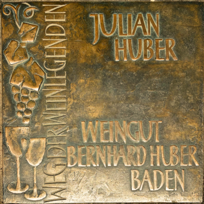 Bild vergr&ouml;&szlig;ern: Weg der Weinlegenden: Julian Huber und das Weingut Bernhard Huber © Martin Zimnol