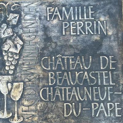 Weg der Weinlegenden: das Chateau de Beaucastel der Familie Perrin in Chateauneuf du Pape