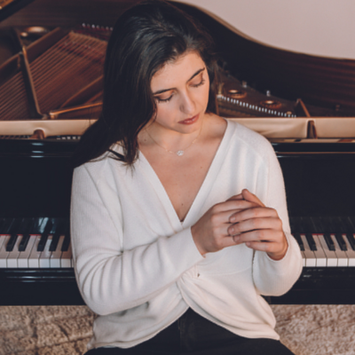 Sophie-Pacini-am-Klavier
