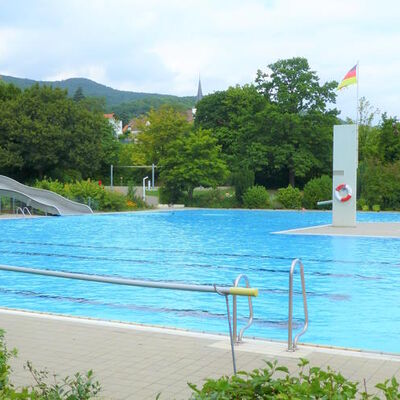 Bild vergrößern: Schwimmbad Hambach (3)