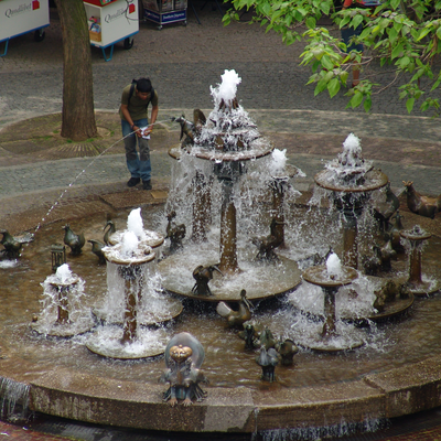 Bild vergrößern: Elwedritschebrunnen