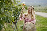 Bild vergr&ouml;&szlig;ern: Weinprinzessin Sofia I (Koob) aus Erpolzheim