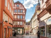 Bild vergr&ouml;&szlig;ern: Die Kellereistraße in Neustadt an der Weinstraße