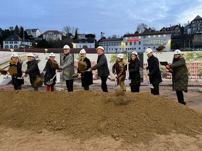 Bild vergr&ouml;&szlig;ern: Spatenstich SAKS Hotel Dezember 2024