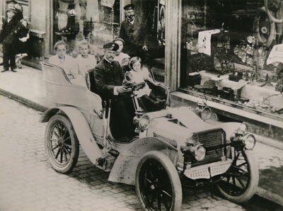 Bild vergr&ouml;&szlig;ern: Oldtimer in Neustadt