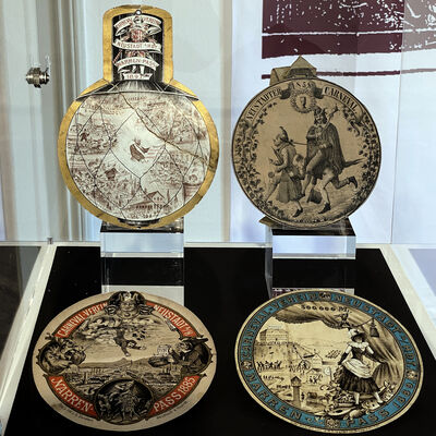 Bild vergr&ouml;&szlig;ern: Die vier Narrenp&auml;sse aus den Jahren 1858, 1885, 1889 und 1897