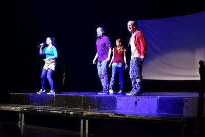 Bild vergr&ouml;&szlig;ern: Das Theaterstück "'Trau Dich!" wurde im Saalbau aufgeführt.