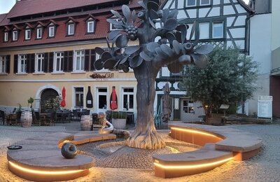 Bild vergr&ouml;&szlig;ern: Paradiesbrunnen