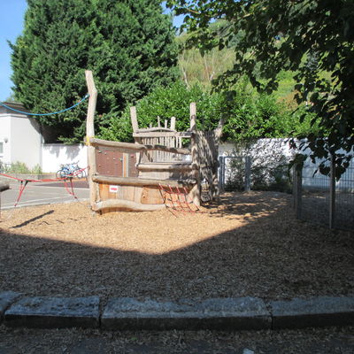 Bild vergrößern: Spielplatz   "Westschule"