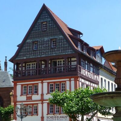 Bild vergr&ouml;&szlig;ern: 124_Brunnen am Marktplatz