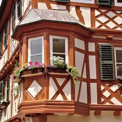 Bild vergr&ouml;&szlig;ern: Baudenkmäler in der Flaniermeile in Neustadt an der Weinstraße