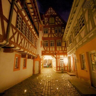 Bild vergr&ouml;&szlig;ern: 152_Nächtliche Altstadt