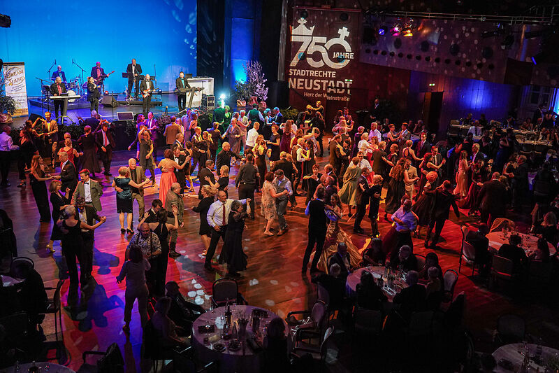 Jubiläumsball _Tanz durch die Zeit_ am 5. April 2025 © Max Kany (18)