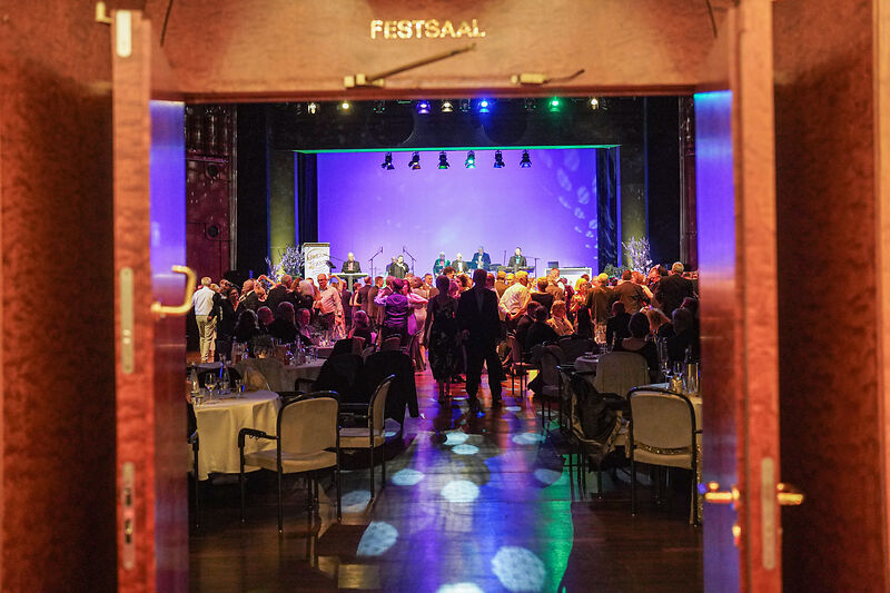Jubiläumsball "Tanz durch die Zeit" am 5. April 2025 im Neustadter Saalbau