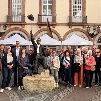 Kürzlich war eine Nordic-Walking-Gruppe der Seniorensportvereinigung des Mâconnais zu Gast in Neustadt.