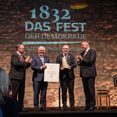 Bild vergr&ouml;&szlig;ern: Festakt zur Verleihung des "Hambacher Freiheitspreises 1832" der Stadt Neustadt an der Weinstraße auf dem Hambacher Schloss am 29.05.2026 © Max Kany