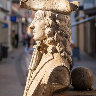 Bild vergr&ouml;&szlig;ern: Skulptur "de Werth" in Neustadt an der Weinstraße