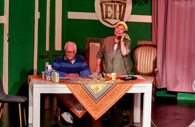 Bild vergr&ouml;&szlig;ern: Szene aus dem Theaterstück "(K)ein Enkel zu viel" des Präventionstheaters Rhein-Pfalz