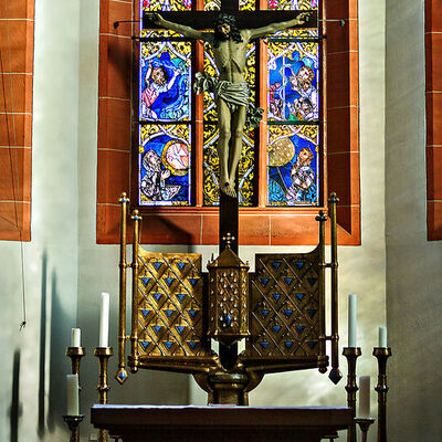 Bild vergr&ouml;&szlig;ern: Altar der Pfarrkirche St. Marien