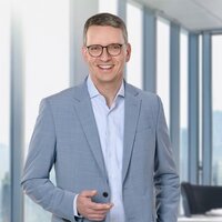 Bild vergr&ouml;&szlig;ern: Bernhard Adams Portrait