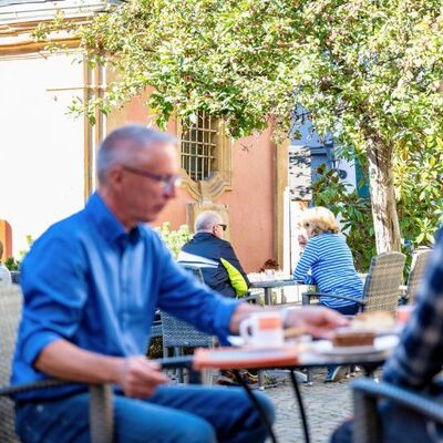 Bild vergr&ouml;&szlig;ern: Kaffee und Kuchen - regional und inklusiv