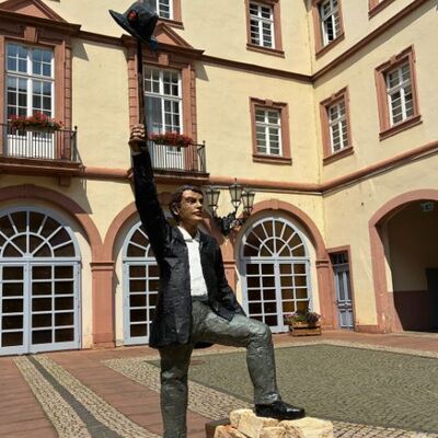 Bild vergr&ouml;&szlig;ern: Skulptur "Der Freiheit eine Gasse"