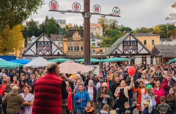 Bild vergrößern: Deutsches Weinlesefest - Winzerdorf Haiselscher 